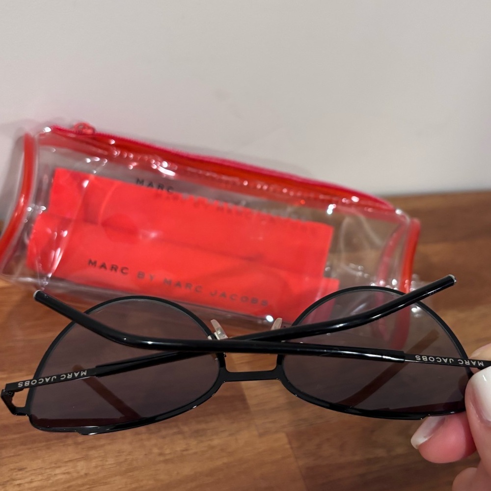 Marc by Marc Jacobs Black Cat Eye Sunglasses w/ Red Case 100% Authentic Women's - Picture 9 of 16